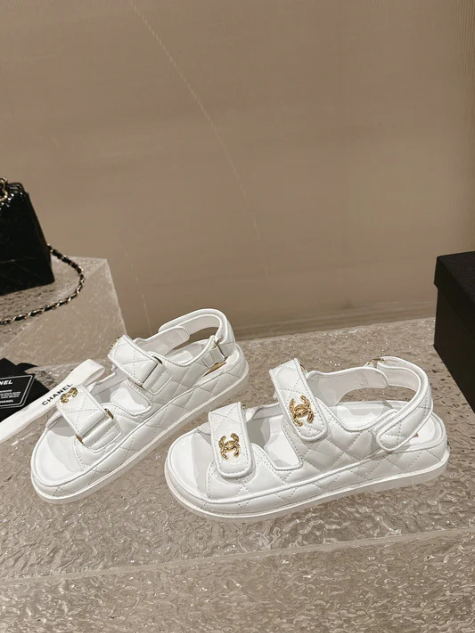 CHE SANDALEN